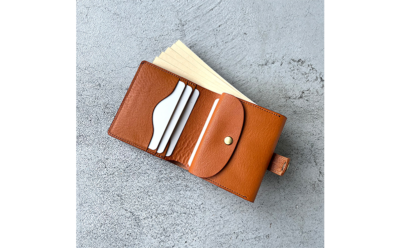 本革 スクエア二つ折り財布 シボ入り栃木レザー　グリーン