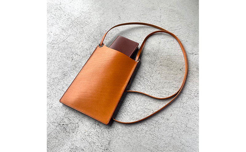 本革 スマホショルダー 栃木レザー　レッド