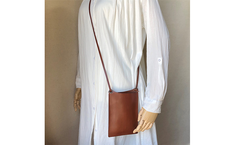 本革 スマホショルダー 栃木レザー　レッド