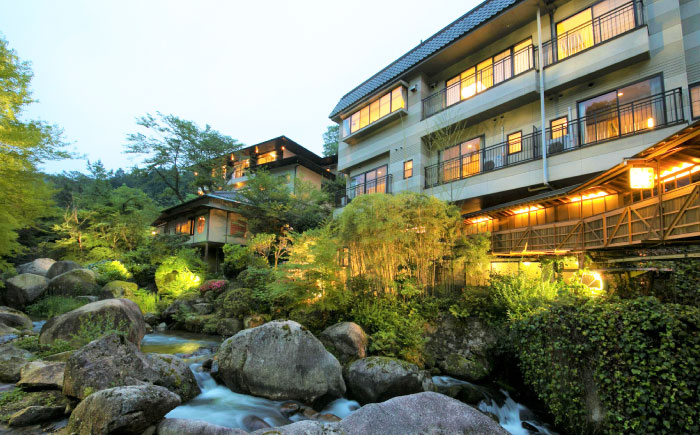 鬼岩温泉 了山 宿泊チケット ペア （1泊2食付） ＜平日限定＞ 瑞浪市 [AZAN001]