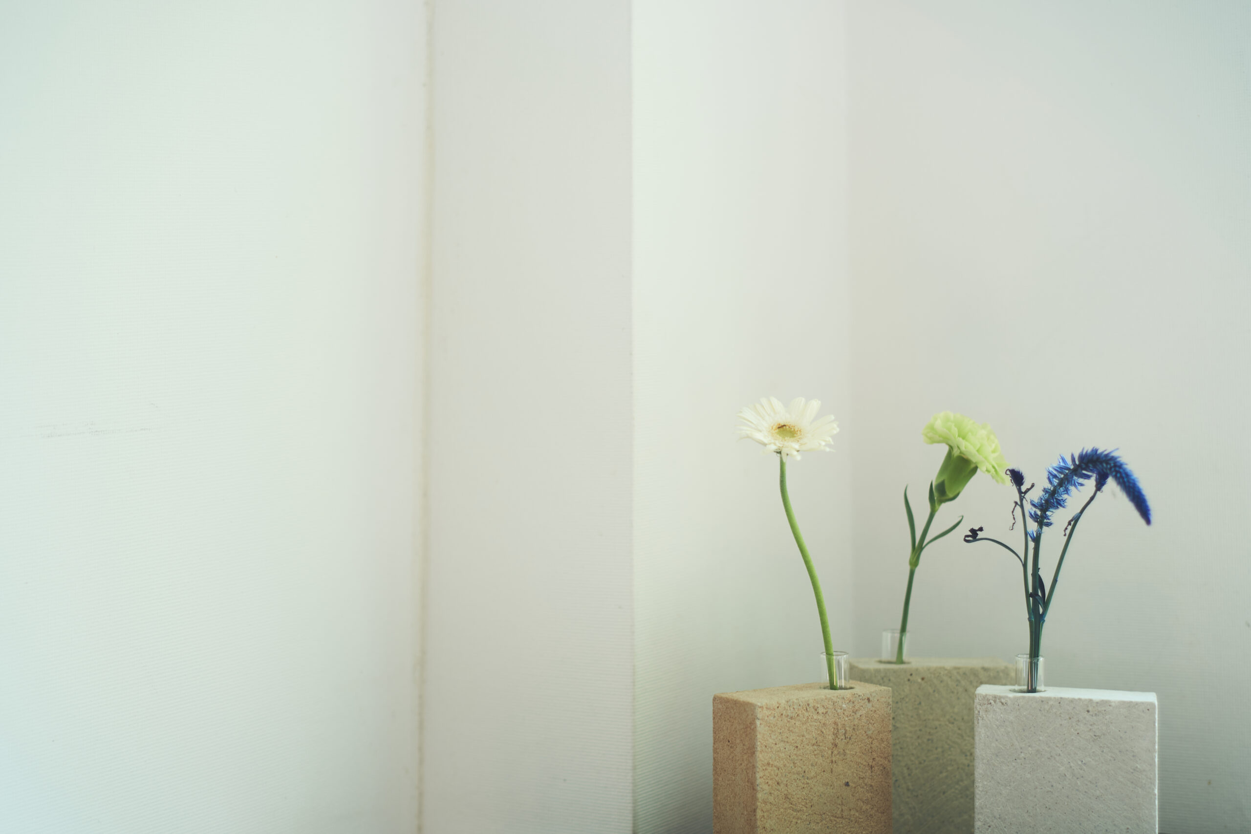 フラワーベース Clay Flower Vase (WHITE) 瑞浪市 / 織部製陶 花瓶 一輪挿し 陶器 ガラス [AZAO003]