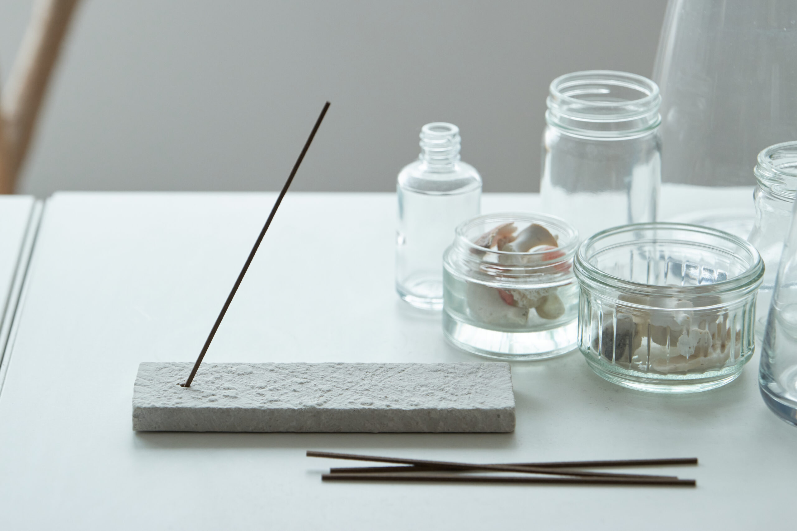 インセンスホルダー Clay Incense Holder (WHITE) 瑞浪市 / 織部製陶 お香立て 陶磁器 雑貨 [AZAO006]