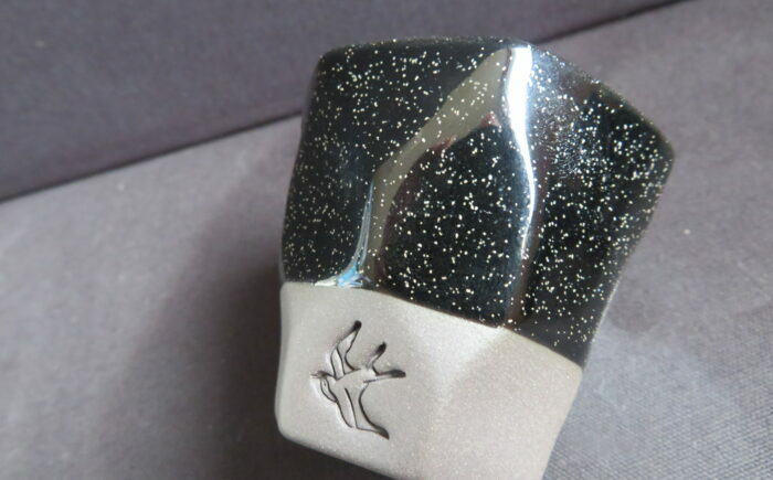 【美濃焼】 つばめ工房 黒土 ロックカップ 天の川ネイビー 瑞浪市 / 大恵 陶磁器 酒器 ギフト [AZBG012]