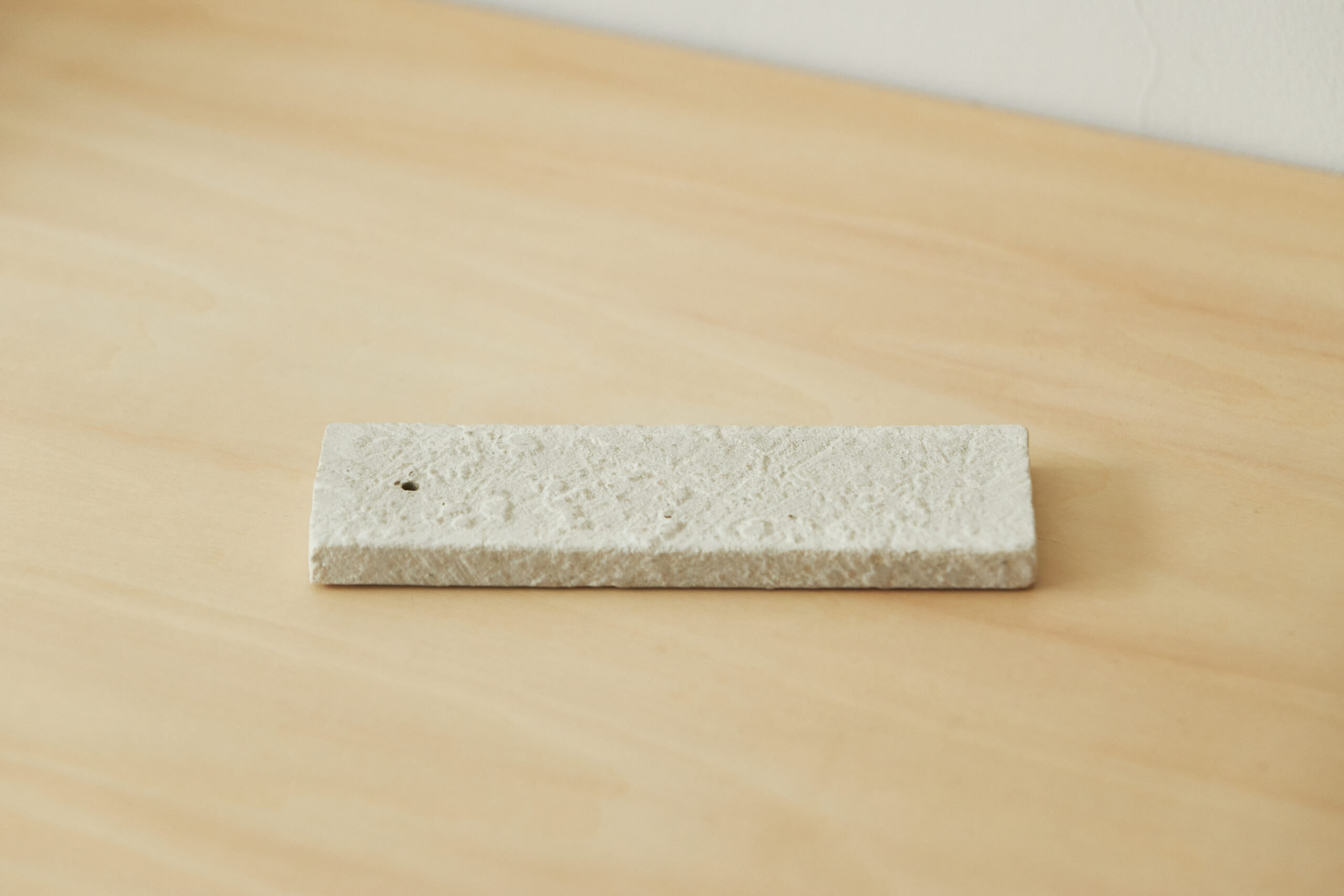 インセンスホルダー Clay Incense Holder (WHITE) 瑞浪市 / 織部製陶 お香立て 陶磁器 雑貨 [AZAO006]