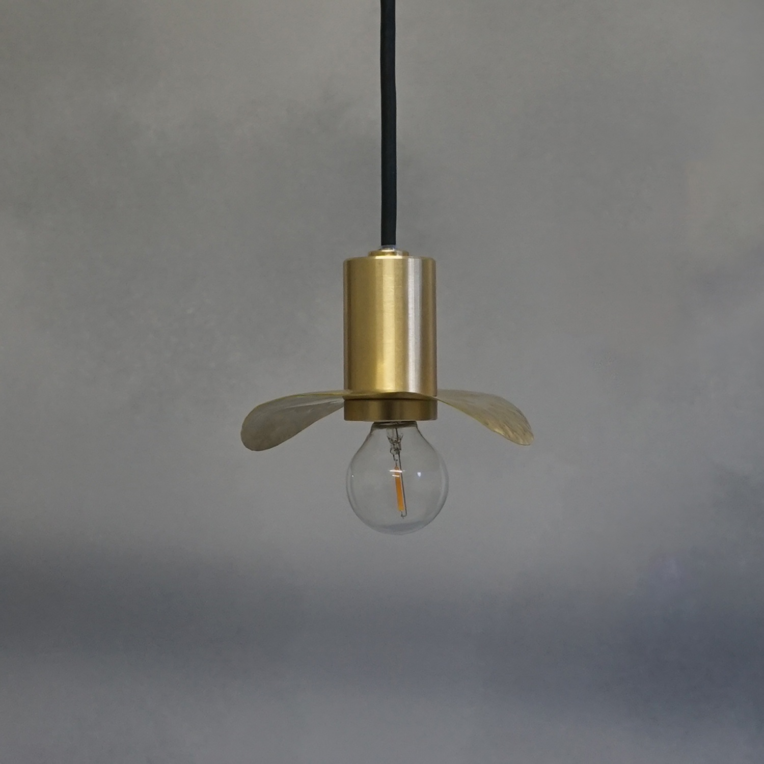 CTSH LIGHT. ペンダントライト＜Ljus 真鍮槌目 E17＞ 瑞浪市 / ジオニック 照明器具 ソケット 真鍮 シェード ゴールド [AZBQ105]