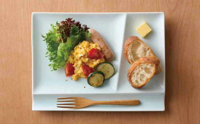 【美濃焼】 グッドデザイン賞受賞 miyama. 箸置き付仕切り皿 isola(イゾラ) パレットプレートL 青磁 1枚 瑞浪市 / ミヤマプランニング 食器 プレート 仕切り皿 [AZCM008] 青磁