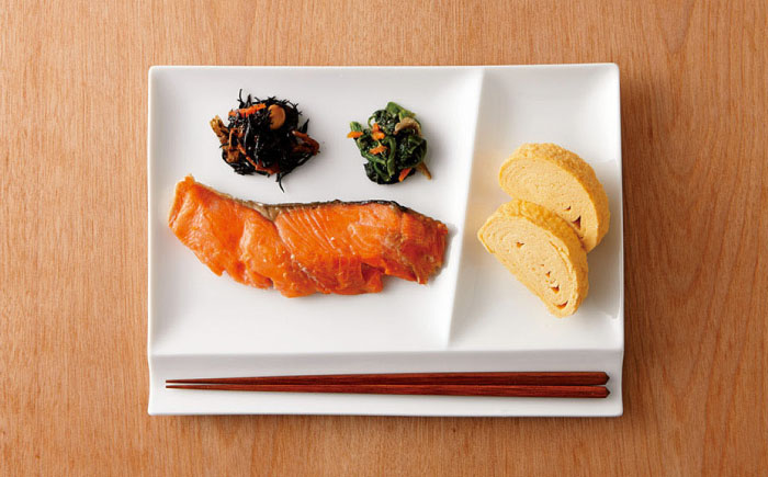 【美濃焼】 グッドデザイン賞受賞 miyama. 箸置き付仕切り皿 isola(イゾラ) パレットプレートL 白磁 2枚 瑞浪市 / ミヤマプランニング 食器 プレート 仕切り皿 [AZCM009] 白磁