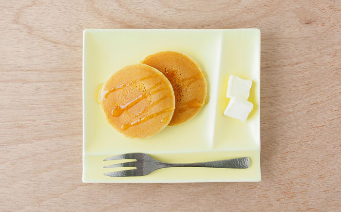 【美濃焼】 グッドデザイン賞受賞 miyama. 箸置き付仕切り皿 isola(イゾラ) パレットプレートM イエローマット 4枚 瑞浪市 / ミヤマプランニング 食器 プレート 仕切り皿 [AZCM016] イエローマット