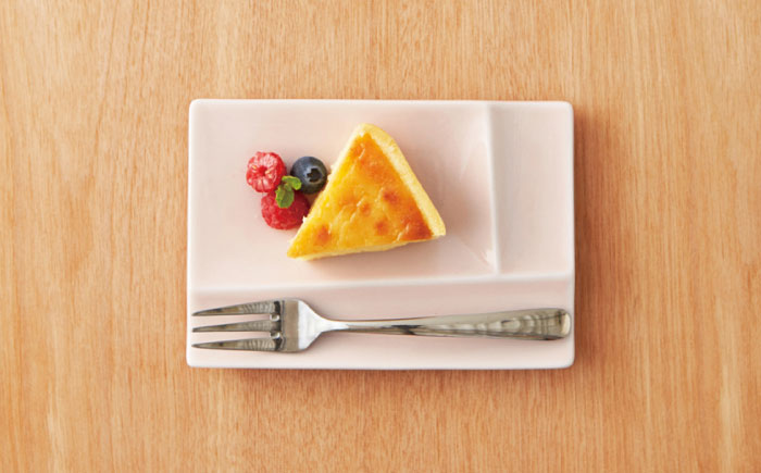 【美濃焼】 グッドデザイン賞受賞 miyama. 箸置き付仕切り小皿 isola(イゾラ) パレットプレートS 桃釉 4枚 瑞浪市 / ミヤマプランニング 食器 仕切り皿 機能食器 [AZCM080] 桃釉