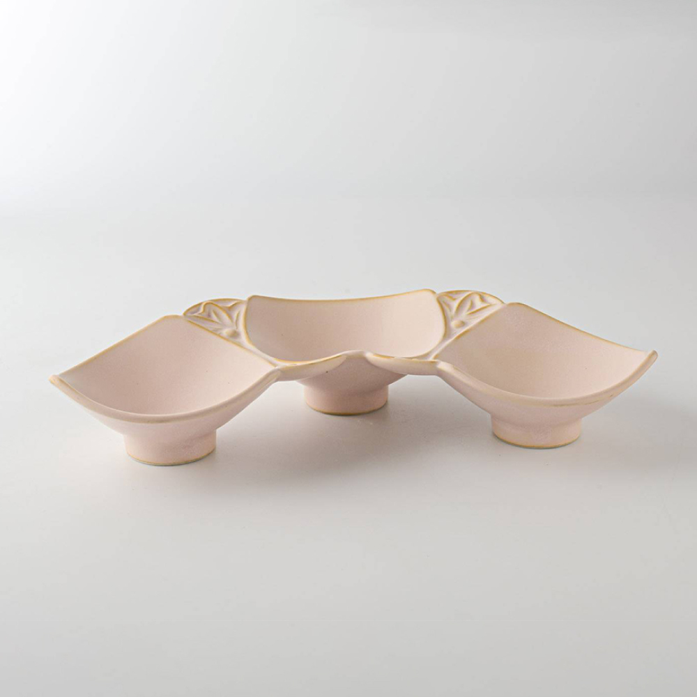 【美濃焼】 asumi(彩澄) 21cm 三連花皿 ピンク ・ クリーム 箱入り 2色セット 78193703 瑞浪市 / やまに 食器 小鉢 リサイクル [AZCR016]