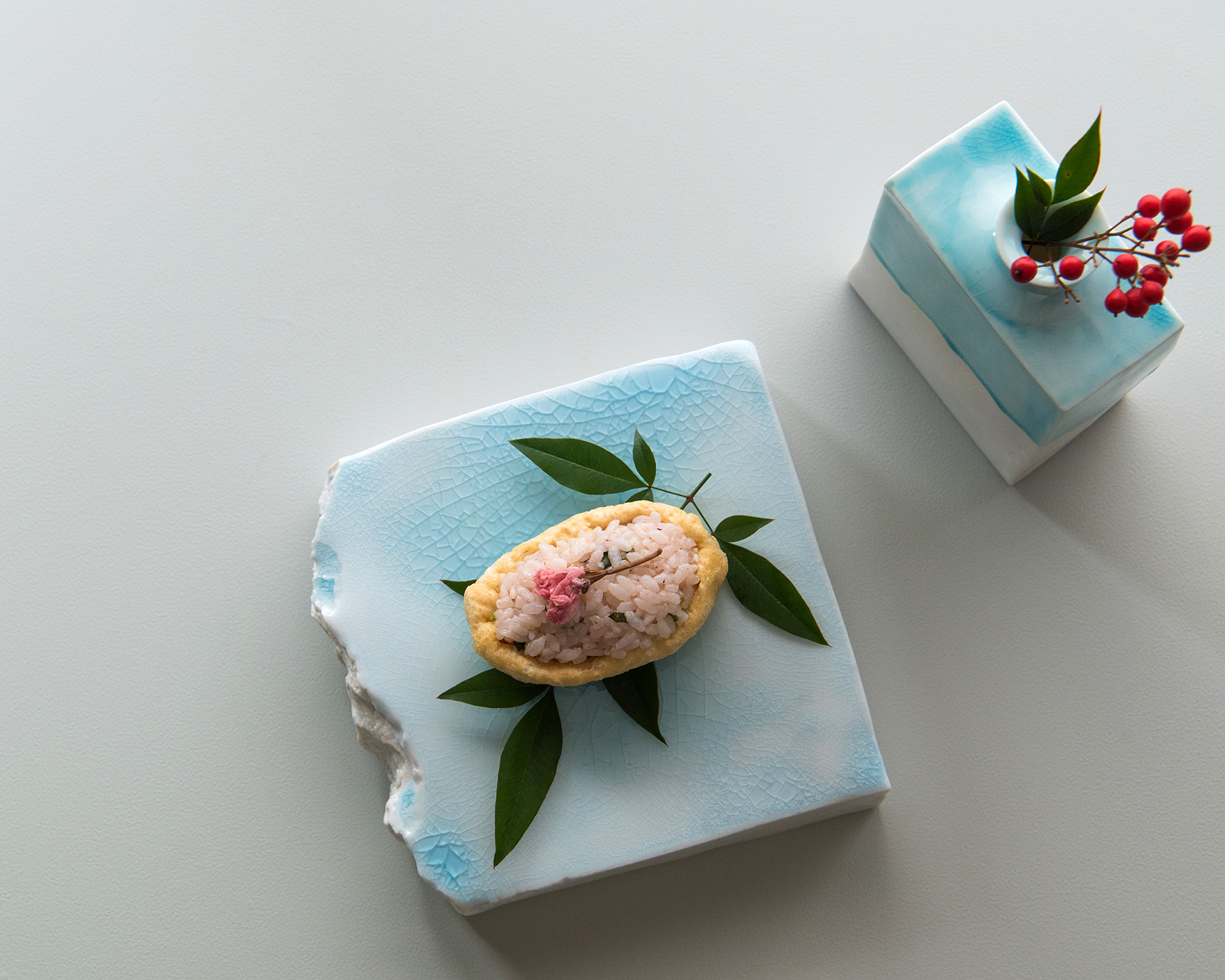 【美濃焼】 五十嵐務 台皿 ガラス釉 ライトブルー 瑞浪市 / JS企画 陶芸作品 皿 小皿 インテリア 食器 [AZAZ215]