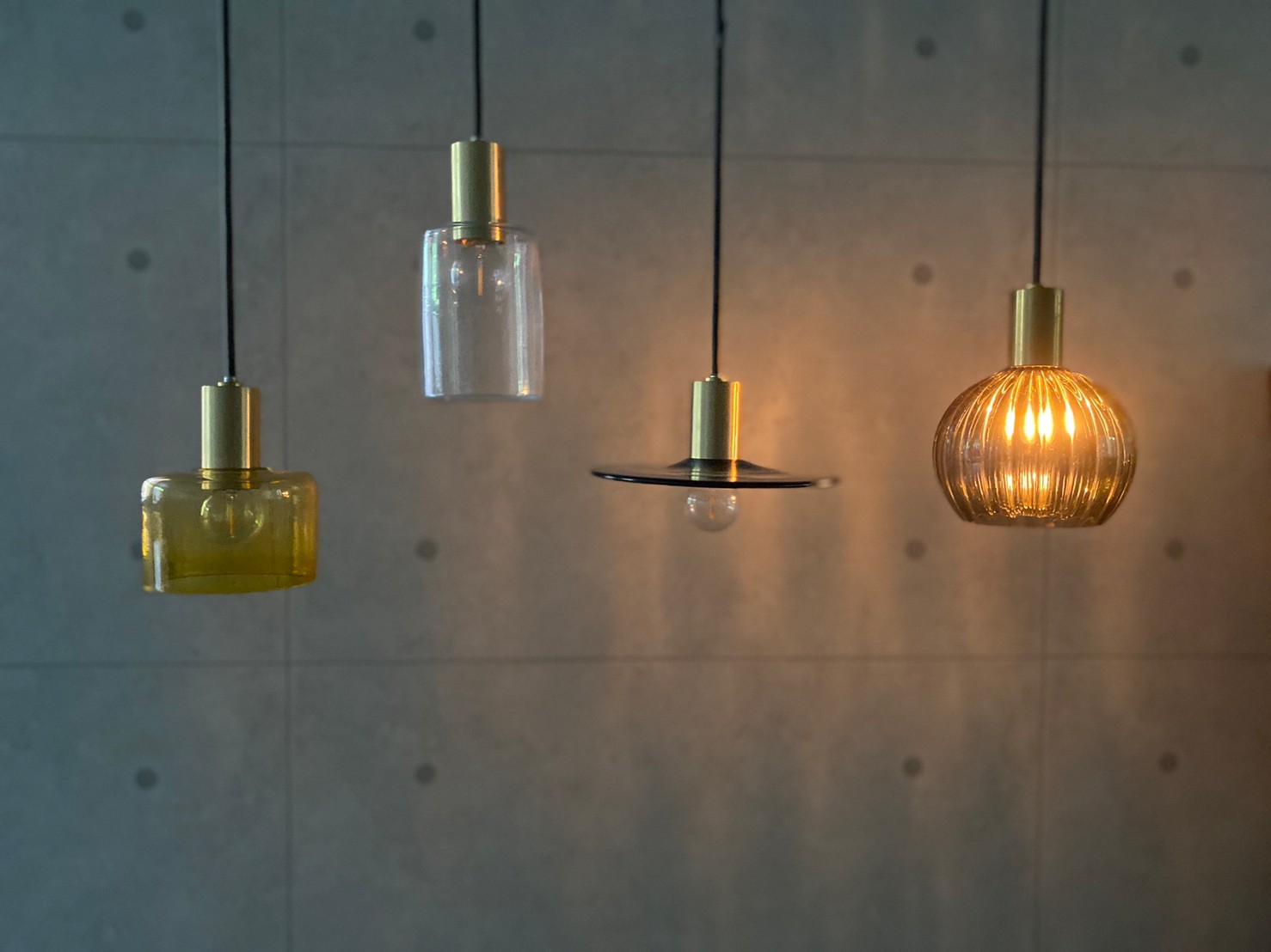 CTSH LIGHT. ペンダントライト＜三日月:ネイビーサークルE17＞ 瑞浪市 / ジオニック 照明器具 ソケット 真鍮 ガラス シェード [AZBQ114]