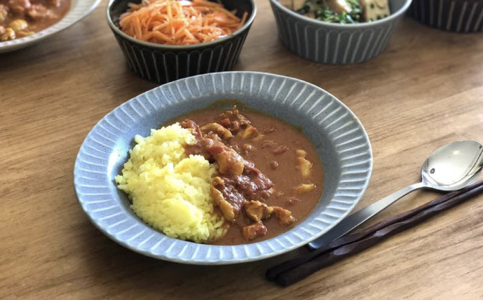 【美濃焼/みずなみ焼】 シックな 北欧風食器 しのぎカレーパスタ皿 2枚セット ブルーグレー 瑞浪市 / 山喜製陶 プレート カレー皿 食器 [AZCP002] ブルーグレー