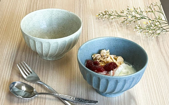 【美濃焼】 タック 13.5cm 小丼 2個セット 土物風ブルー 土物風白ベージュ 瑞浪市 / 山喜製陶 みずなみ焼 丼 器 ボウル [AZCP096] 土物風ブルー／土物風白ベージュ