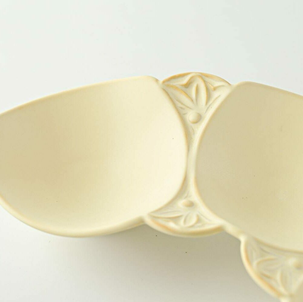 【美濃焼】 asumi(彩澄) 21cm 三連花皿 ピンク ・ クリーム 箱入り 2色セット 78193703 瑞浪市 / やまに 食器 小鉢 リサイクル [AZCR016]