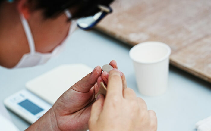 【美濃焼】 ききょう ピアス 青色 瑞浪市 / TILEmade タイル アクセサリー ハンドメイド [AZCD016]