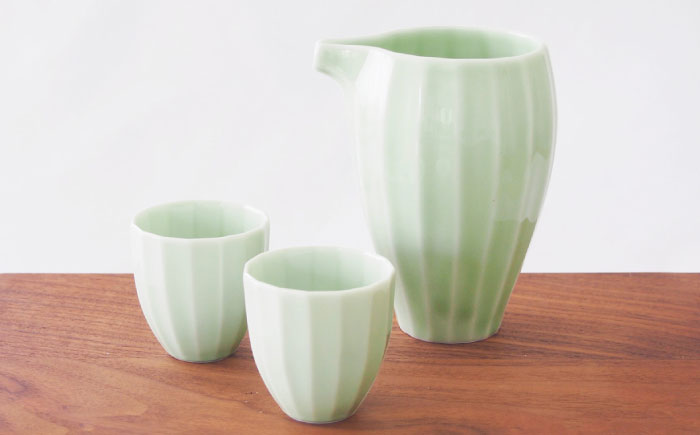 【美濃焼】 立ち姿が美しい miyama. 冷酒器セット 緑釉 瑞浪市 / ミヤマプランニング 食器 酒器 ぐい呑み [AZCM066] 緑釉