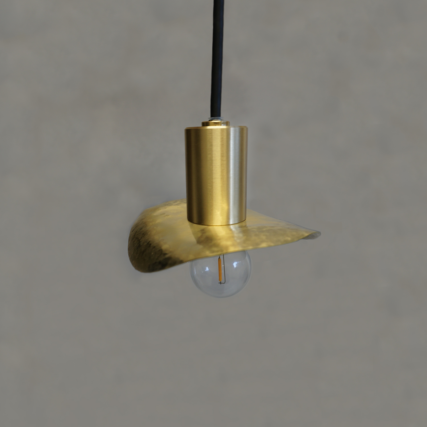 CTSH LIGHT. ペンダントライト＜Ljus 真鍮槌目 E17＞ 瑞浪市 / ジオニック 照明器具 ソケット 真鍮 シェード ゴールド [AZBQ105]