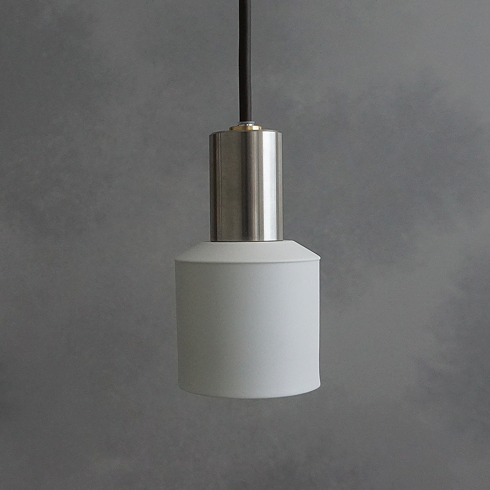 CTSH LIGHT. ペンダントライト＜Ljus ステンレス白磁オールド E17＞ 瑞浪市 / ジオニック 照明器具 ソケット ステンレス 磁器 シェード ホワイト [AZBQ108]