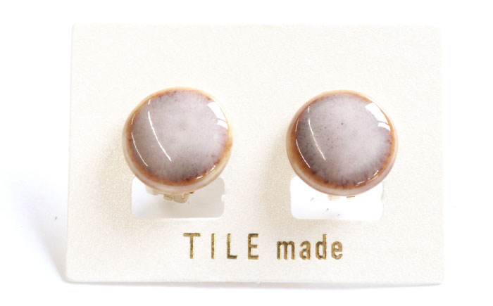 【美濃焼】 薄茶むら タイル イヤリング 直径20mm 瑞浪市 / TILEmade タイル アクセサリー ハンドメイド [AZCD069]