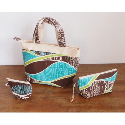 ハワイアントートとポーチの3点セット(カヒコ柄茶)