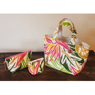 ハワイアントートとポーチの3点セット(モンステラ柄クリーム)