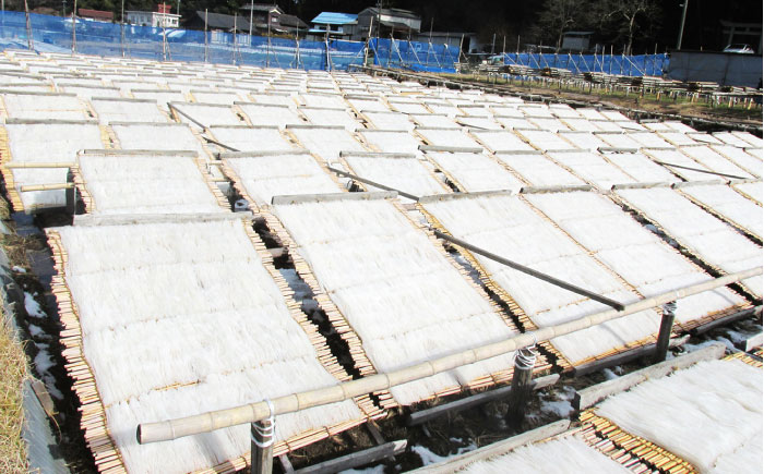 寒天らーめんセット しょうゆ味10食・とんこつ味5食 計15食 / 寒天 かんてん ラーメン しょうゆラーメン とんこつラーメン ヘルシー ダイエット 健康食品 / 恵那市 / 山岡駅かんてんかん [AUBB004]