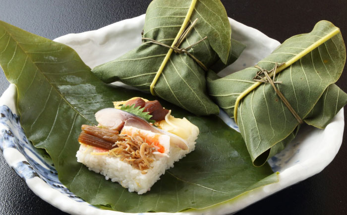 【着日指定要】恵那の朴葉寿司と鯖寿司・更紗紅鱒寿司セット / すし 寿司 スシ 朴葉寿司 鯖寿司 さば寿司 さばずし さば 鯖 サバ 鱒寿司 ます寿司 ますずし ます 鱒 マス / 恵那市 / 金寿司〈配送不可地域：北海道・青森・秋田・宮崎・鹿児島・沖縄・離島〉 [AUBF001]