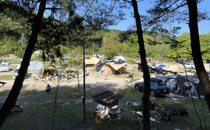 飯地高原自然テント村 キャンプサイト「テント泊」 ハイシーズン3カ月前優先予約宿泊券 / キャンプ テント 宿泊 宿泊券 アウトドア / 恵那市 / 飯地高原自然テント村 [AUAG001]