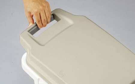 【選べるサイズ】臭いが漏れないゴミ箱 70リットル 1個 / ダストボックス ゴミ箱 ごみ箱 / 恵那市 / 東谷株式会社 明智流通センター [AUAD081] 70L×1個