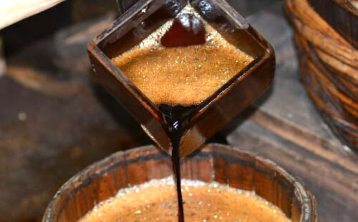 偶然が生んだ極長熟醤油 たまり風長熟八年醤油 900ml / 醤油 熟成 調味料 ギフト / 恵那市 / マルコ醸造 [AUCT021]