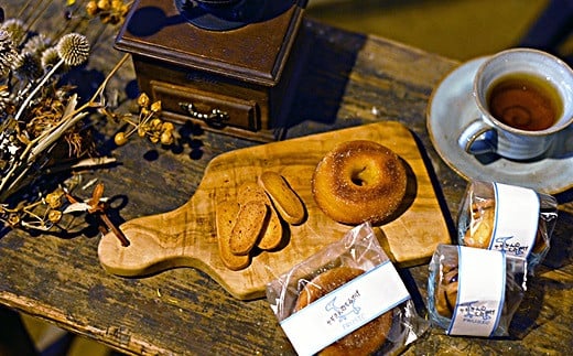 社会貢献品 サツマイモドーナツ 8個 ＆ サツマイモ塩クッキー 4個入り | FRUSIC ドーナツ クッキー お菓子 焼菓子 スイーツ M15S34