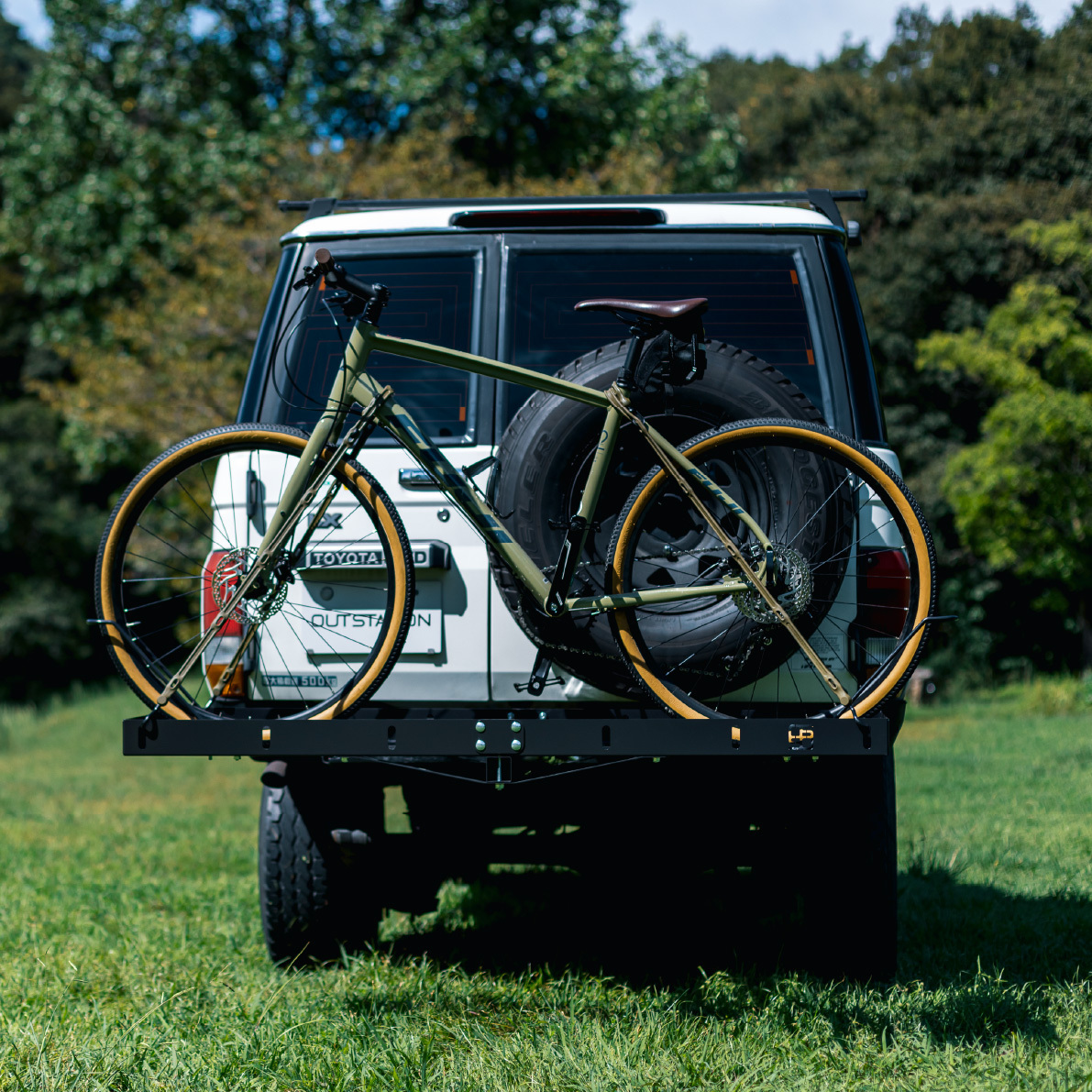 1051 バイシクルラックアダプター OUTSTATION / bicycle rack adapter BAC-001 ホワイト