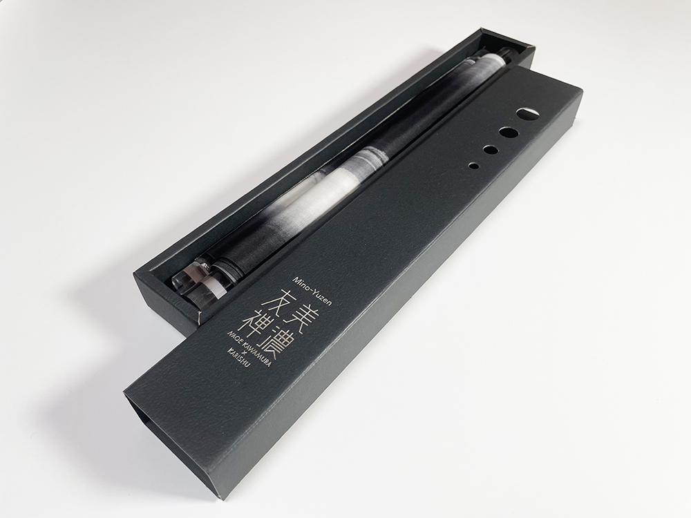 415 美濃友禅タペストリー　想シリーズ（墨彩色）