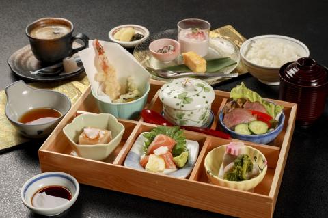 726 四季を彩る和食処「琴川」の お食事券(5,000円分)