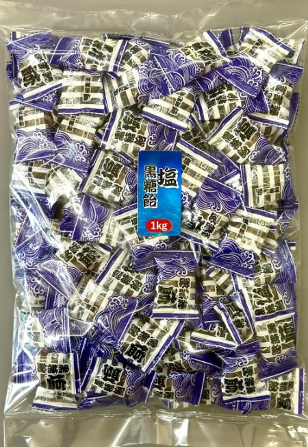 1100 桃太郎製菓 1kg塩黒糖飴 1kg×1袋 塩あめ 塩分補給 夏バテ防止 熱中症対策 運動 スポーツ 夏 屋外作業 業務用 大容量 大袋 個包装
