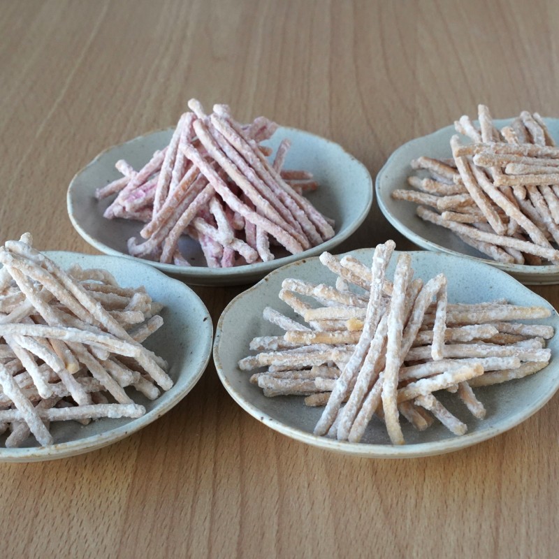 【思いやり型返礼品】障がい者福祉施設　ハートピア可児の杜の「うどんかりんとう」4種セット　【0066-003】