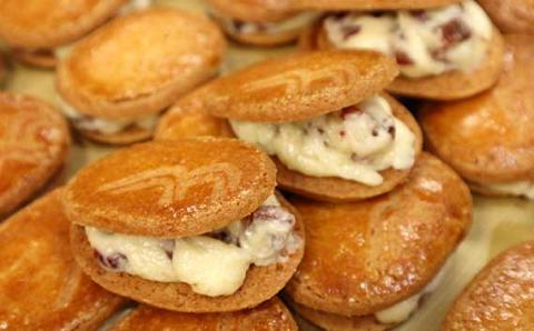 干し柿バターサンド6個入り　約210g