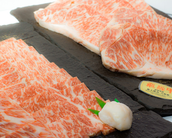 店主こだわり雌牛 飛騨牛A5等級　ステーキ＆焼き肉用計約2.5kg