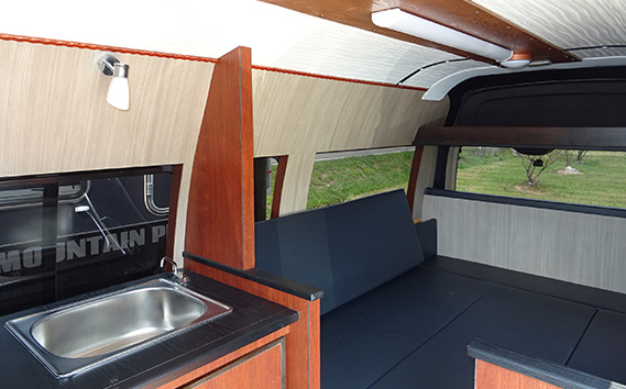 キャンピングカーレンタル　ハイエースＢ　平日24時間　土日祝日別途対応可