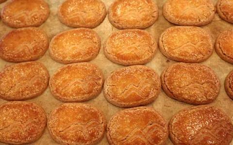 干し柿バターサンド6個入り　約210g