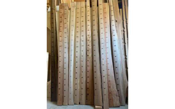 木の身長計（ヒノキ）