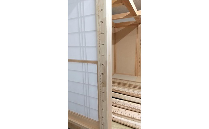 国産材の身長計 □□豊かな感性を育む為に。お子様の木育にいかがでしょうか□□ ※離島への配送不可