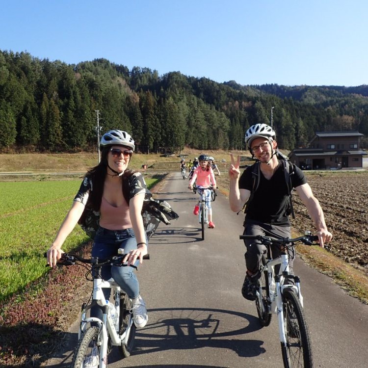 飛騨里山サイクリングガイドツアー スタンダード 飛騨古川 自転車 体験  ペアチケット[Q2474]