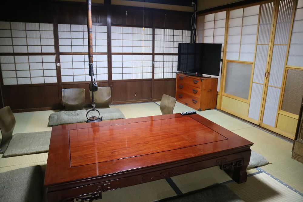 吉城の郷 ふるかわ 宿泊券 1泊朝食付き 3名様～5名様まで 貸し切り 1日1組限定 飛騨古川 古民家 観光 囲炉裏 古い町並み[Q286]