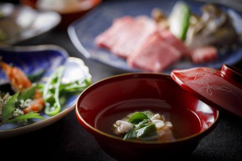 飛騨古川 料理旅館 蕪水亭 １泊２食付ペア宿泊券 「寿」[Q2377]