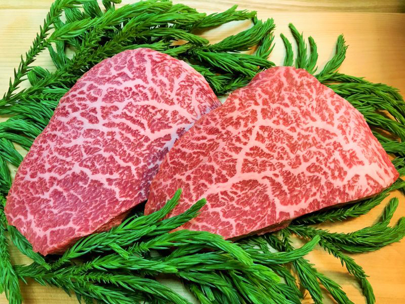 飛騨牛 5等級 心芯ステーキ3枚 希少部位 もも肉 赤身 希少 牛肉 ステーキ サシ モモ 冷凍 黒毛和牛 飛騨市推奨特産品 古里精肉店謹製 肉 和牛 ブランド牛 A5 贈答 熨斗掛け 50000円 5万円 [E0038xpi]