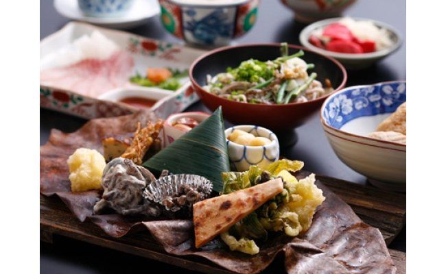 囲炉裏の宿飛騨ともえホテル　ペア食事券