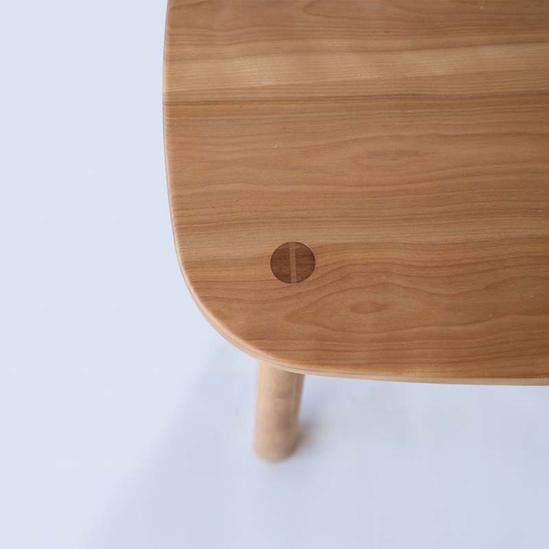 [オークヴィレッジ] 子ども用テーブル [0977]  家具 国産 子供部屋 プレイテーブル 木製 インテリア リビング ダイニング 子供部屋 カフェ 等 国産材 天然 無垢材 ナチュラル 飛騨家具 幅620×奥行450×高さ350mm [mt1571]