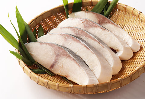 【期間限定】塩ぶり（約130g×5切れ）発送期間 2025年12月5日～12月20日 冷凍 年越し ブリ 汐鰤 正月 年内配送 年内発送【71-2】